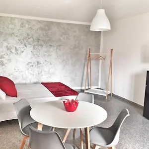  Holiday home Red Tower Venice - 2 Mins From Vce Airport- Free Wifi Italy